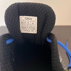 Men ascis running shoes brand new size 10